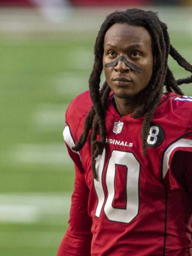 Hollywood Drama: DeAndre Hopkins’ Titans Signing Sends Shockwaves!